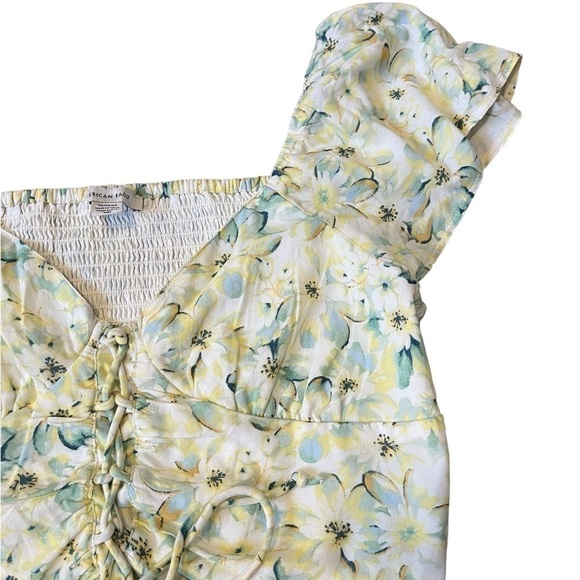 American Eagle Floral Flutter Sleeve Top - Picture 2 of 4